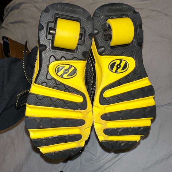 Heelys Swift Style 7973 Black Yellow Silver size youth 12 C Boys - Picture 2 of 4
